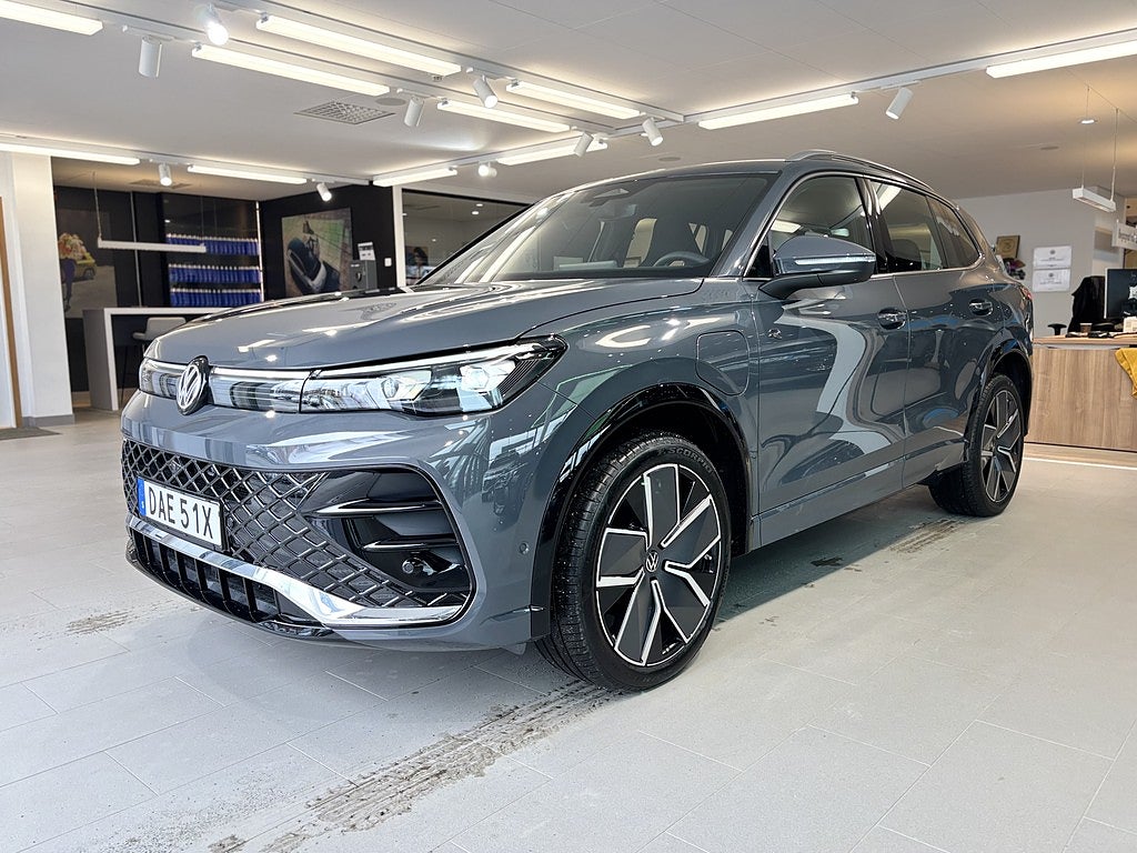 Volkswagen Tiguan eHybrid R-Line-Edition OMG LEV 3995kr/mån *HELGKAMPANJ*