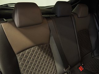 SUV Toyota C-HR 10 av 19