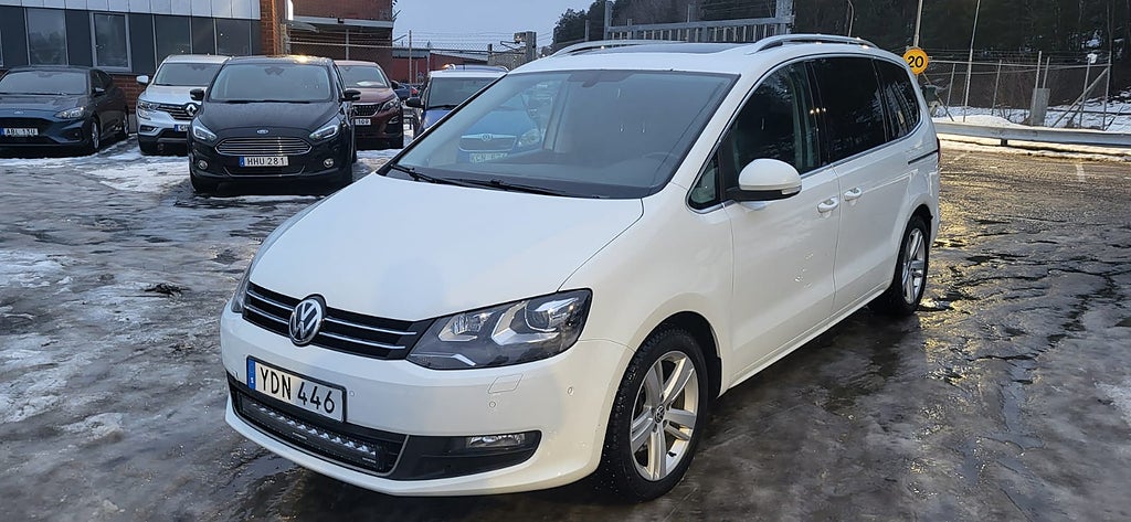 Volkswagen Sharan 2.0 TDI 150hk AUT 7-sits 1 ägare Panorama D-Värmare EU6