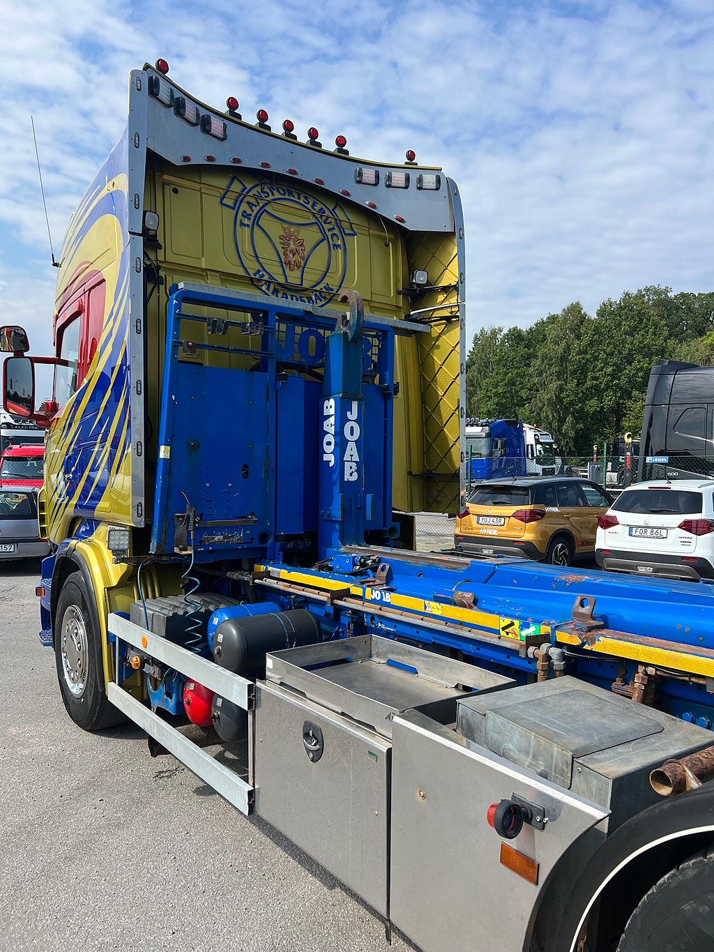 Scania R560 V8 6x4 Tandem, Lastväxlare