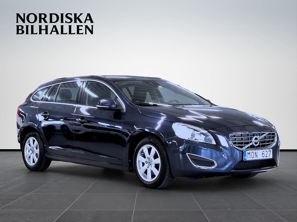 Volvo V60 D2 Powershift Momentum Nyservad Värmare Bluetooth