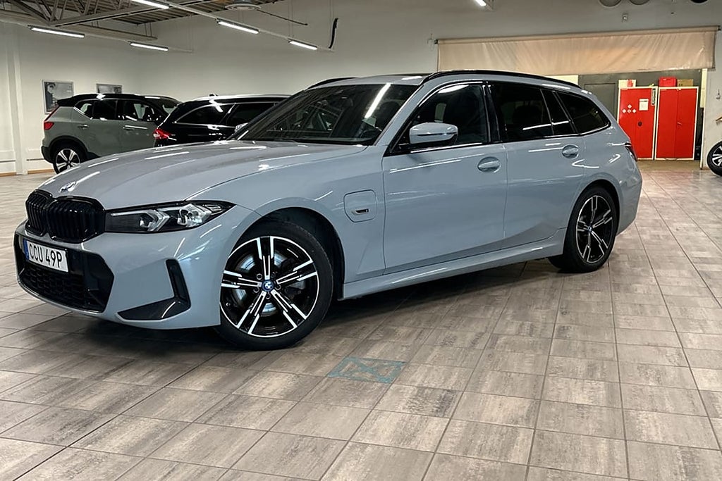 BMW 330e xDrive Touring Steptronic