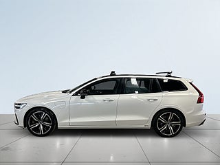 Volvo V60 Recharge T6 AWD Automat R-Design Drag/Värmare/S&V-Däck – bild 4