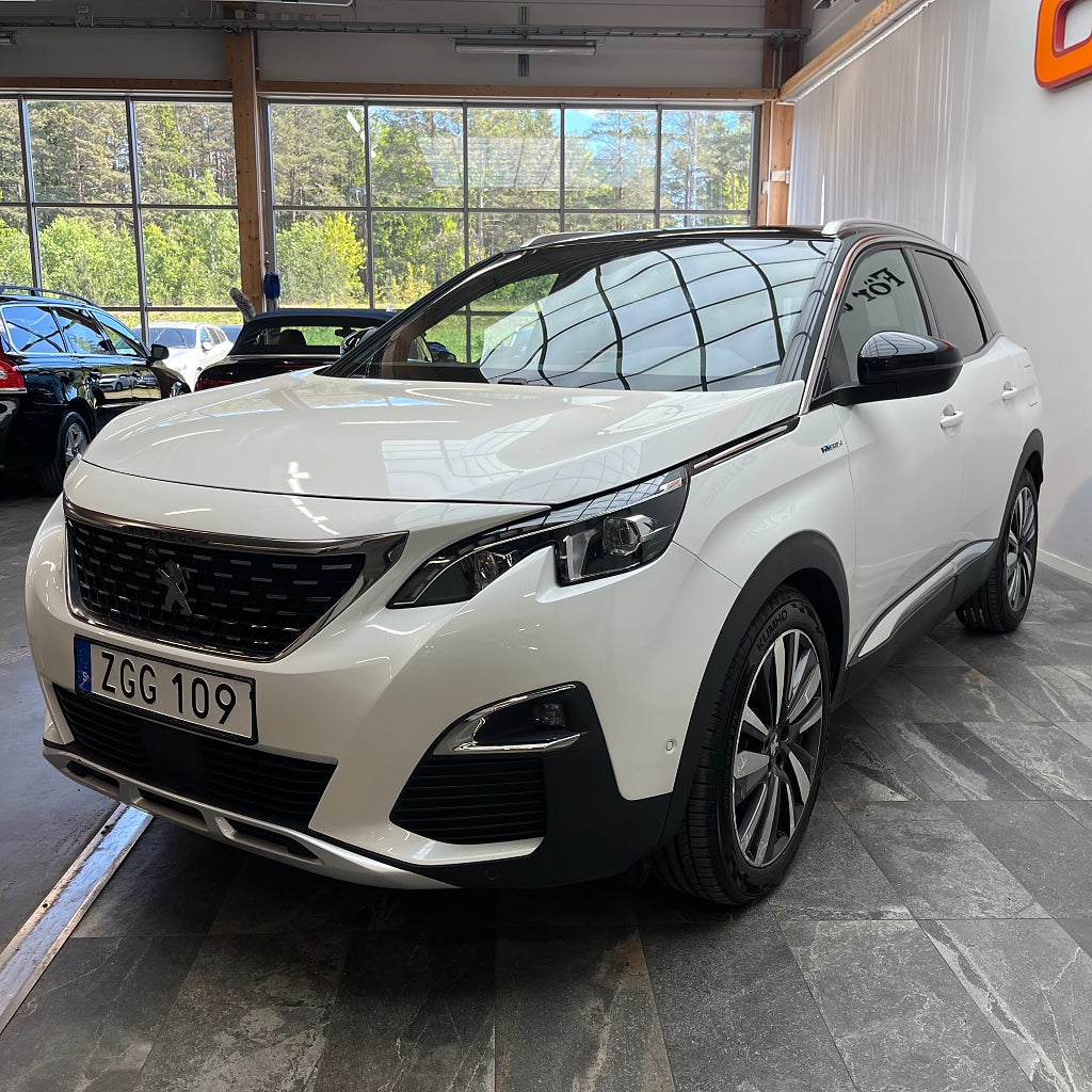 Peugeot 3008 GT+ HYBRID 4WD 300hk Navi Carplay Backkamera