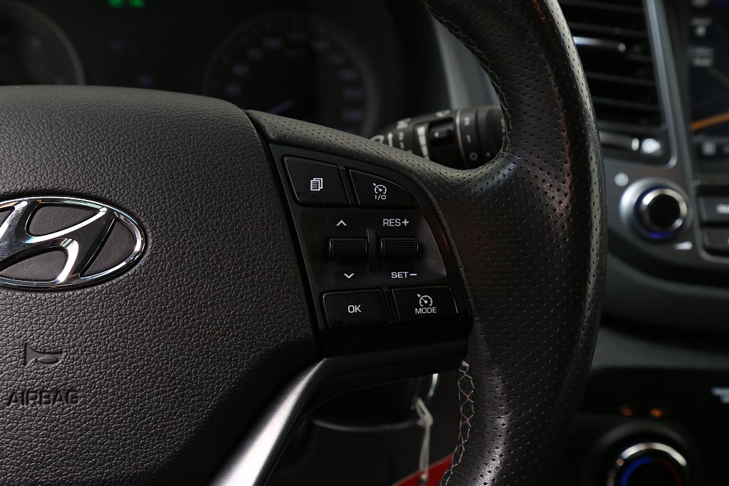 Hyundai Tucson 1,7 CRDi 141hk Move! Aut Navi Kamera 19" Drag 2018