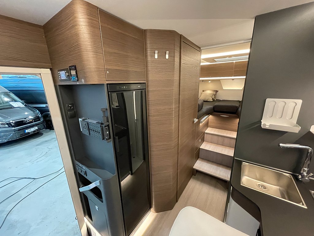 Adria Sonic Supreme 700 SL / Automat 180hk / ALDE / Taksäng - Adria