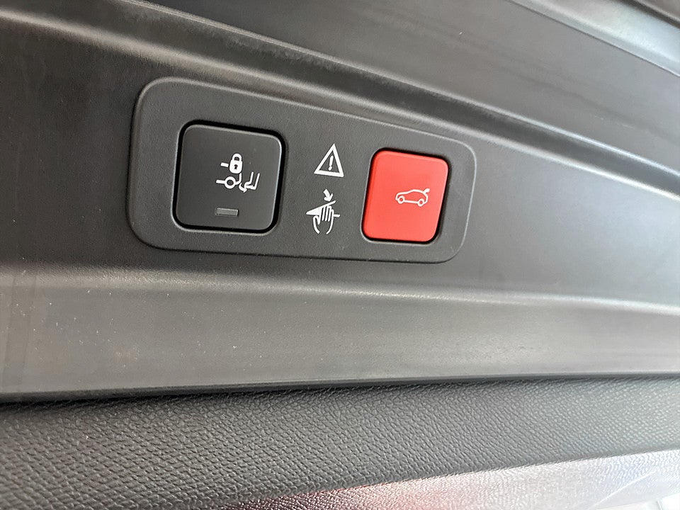 Bild på Peugeot 5008 GT 1.2 PT 130hk Aut 7-SITS B-KAMERA CARPLAY
