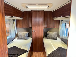 Husbil-halvintegrerad Adria CORAL SUPREME 670 SLT 19 av 26