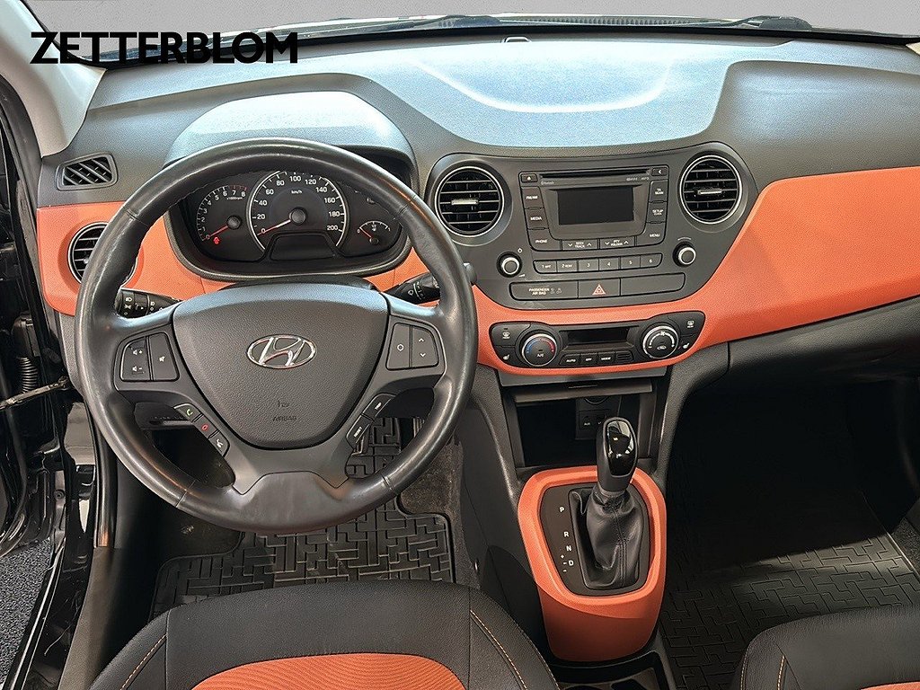 Halvkombi Hyundai i10 10 av 13