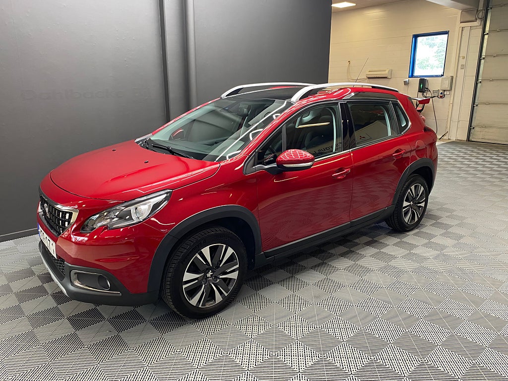Peugeot 2008 1.2 PureTech 110hk Automat / Pano / Nyservad 