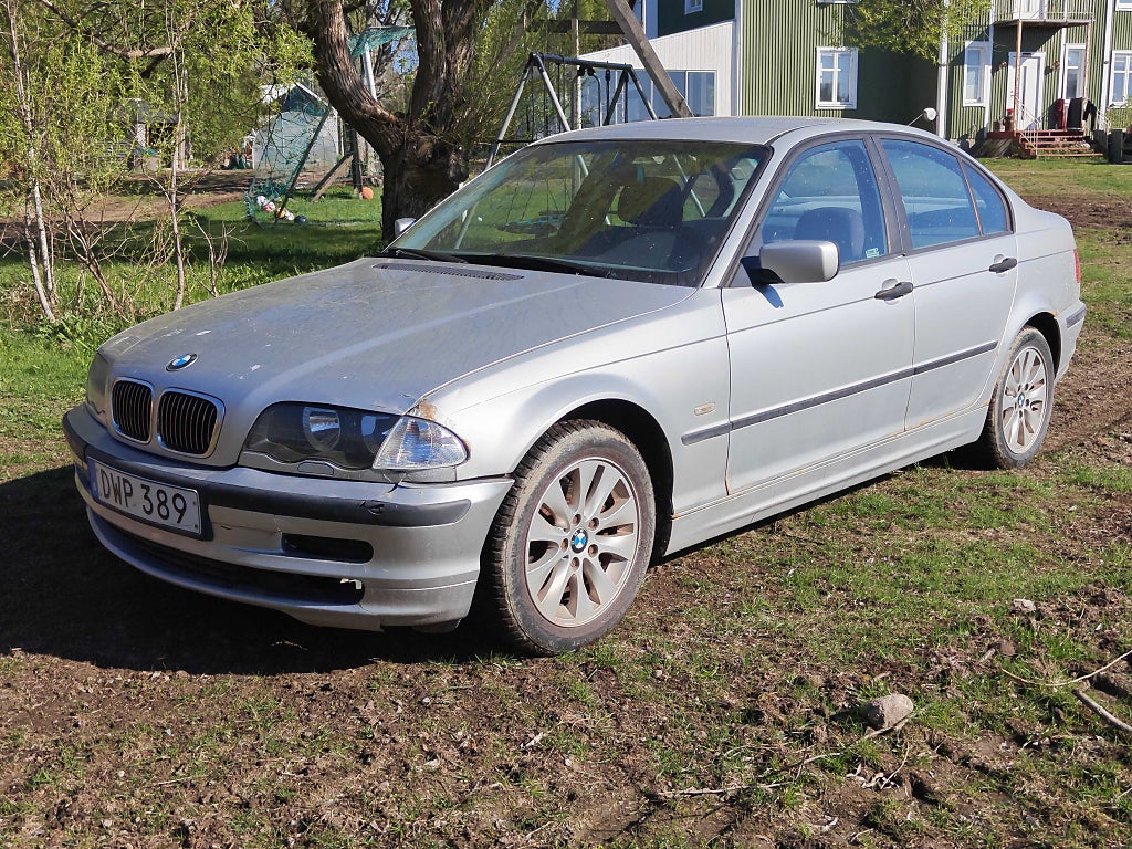 BMW 3 Series 4-dörrar Sedan