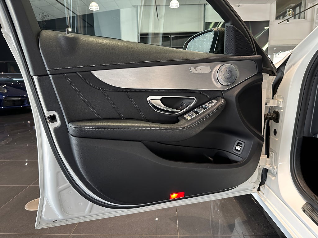 Mercedes-Benz C 63 AMG Panorama Burmester 600hk - bild 3