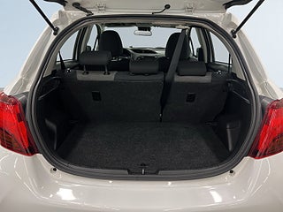 Toyota Yaris Hybrid e-CVT S&V-hjul/Kamera/Farthållare/Bluetooth
