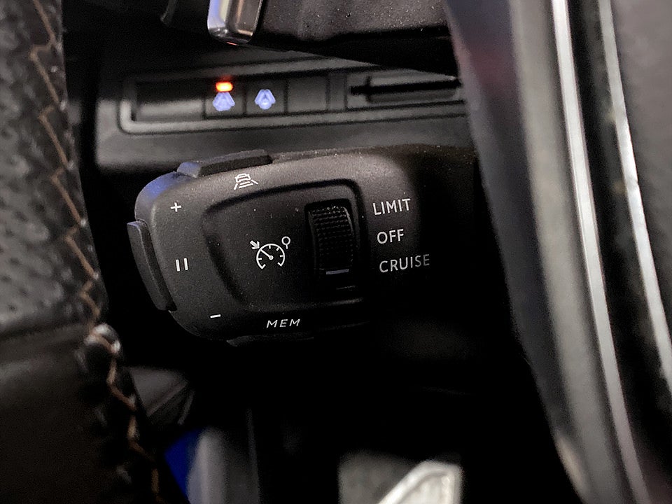 Bild på Peugeot 5008 GT 1.2 PT 130hk Aut 7-SITS B-KAMERA CARPLAY