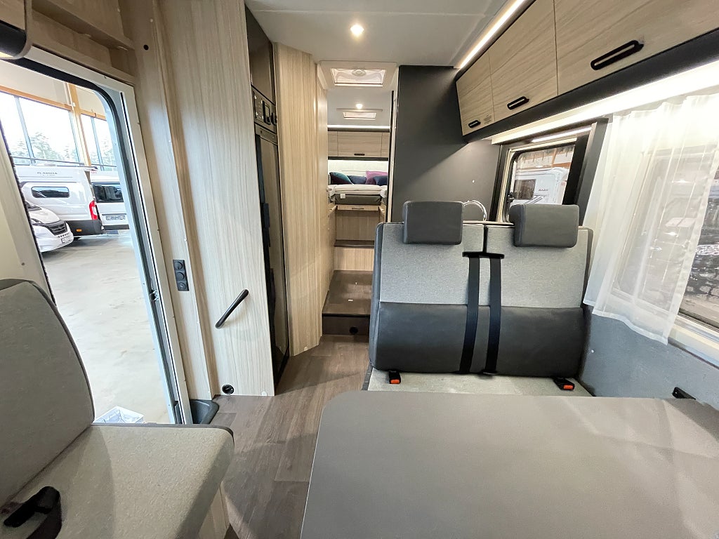 Sun Living A 75 SL / B-körkort/5 bältad/Långbädd/Garage/El-Patron/Fint skic - Sun Living