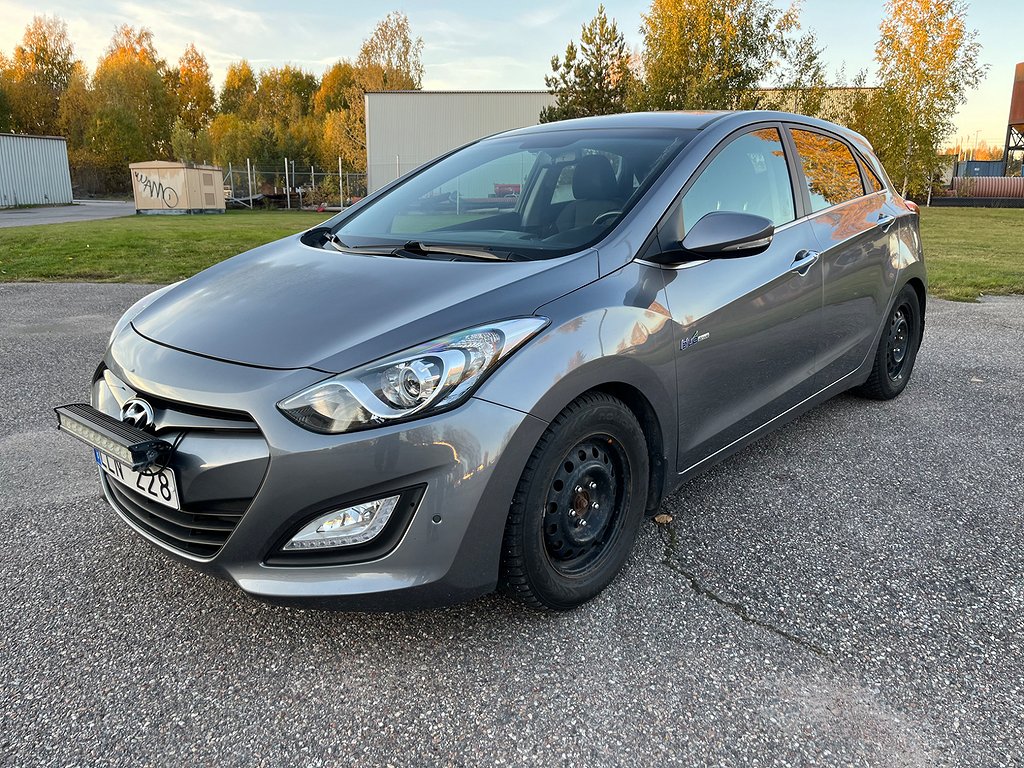 Hyundai i30 5-dörrar 1.6 CRDi Business en ägare ny bes.