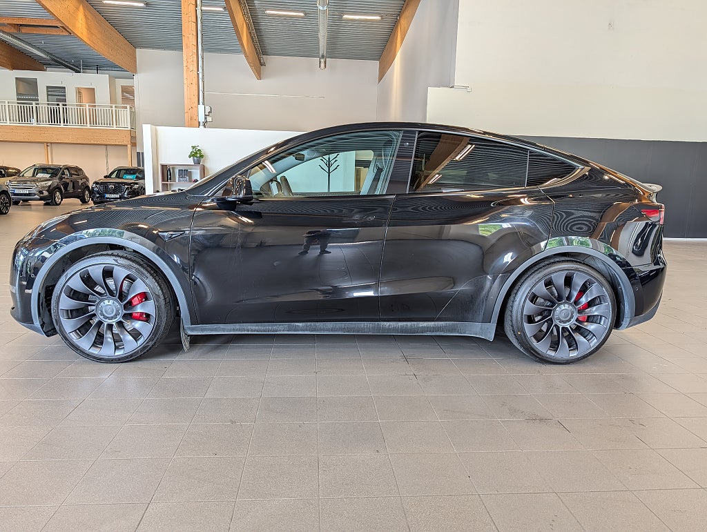 Tesla Model Y Performance 534hk AWD / FSD Total självkörningsförmåga