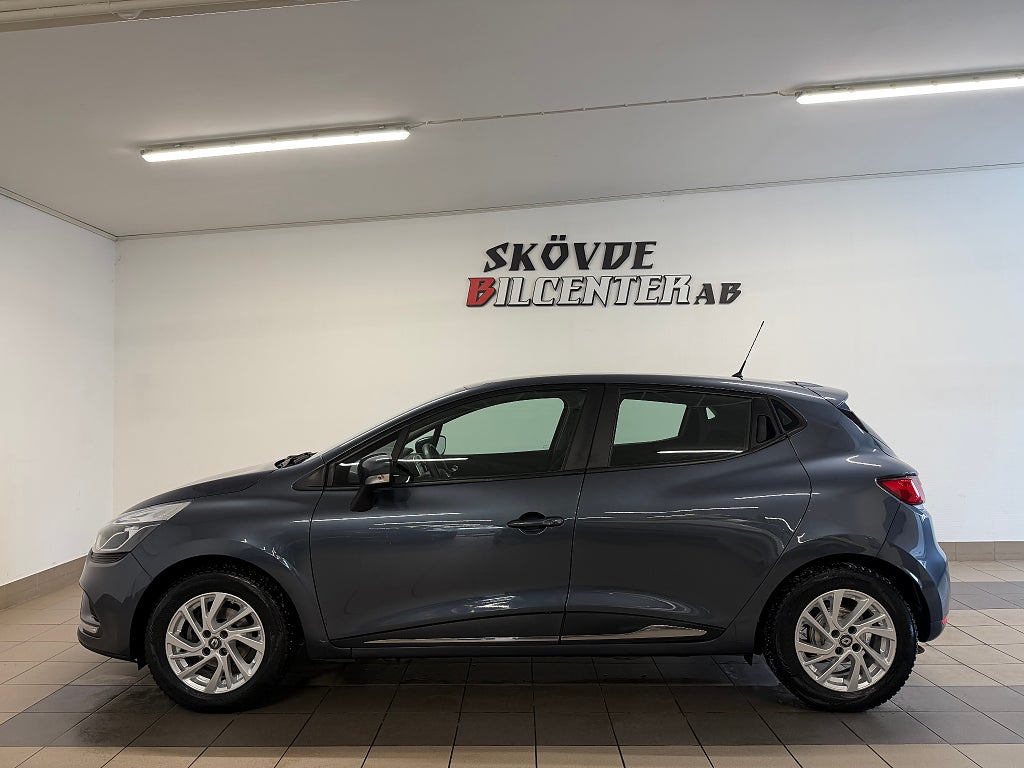 Renault Clio 0.9 TCe / Endast 6900Mil / GPS / Fullservad / Farthåll.