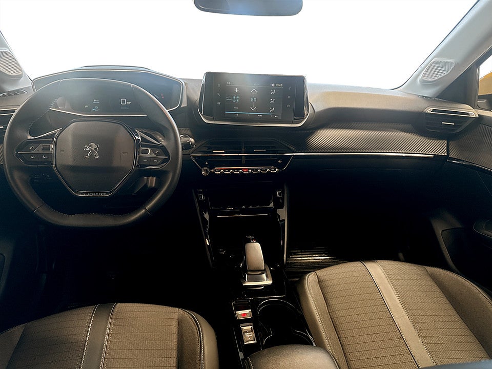 Bild på Peugeot e-208 Allure 50kWh 136hk Aut B-KAMERA CARPLAY
