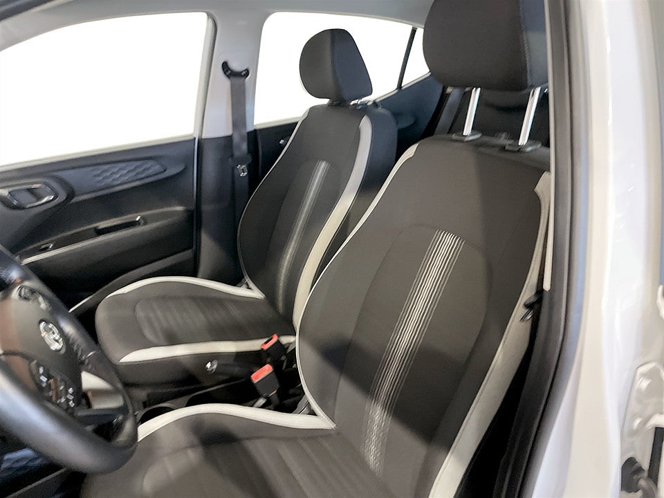 Bild på Hyundai i10 Essential 1.0 blue 67hk Aut CARPLAY