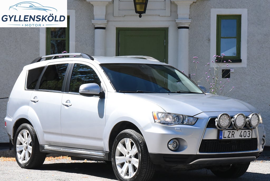 Mitsubishi Outlander 7-sits 2.2 4WD | Dragkrok Backkamera Skinn Xenon Sensor