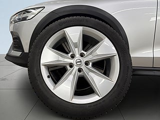 Volvo V60 Cross Country B4 AWD Geartronic Advanced NaviPro Edition S&V/Drag/VOC – bild 7