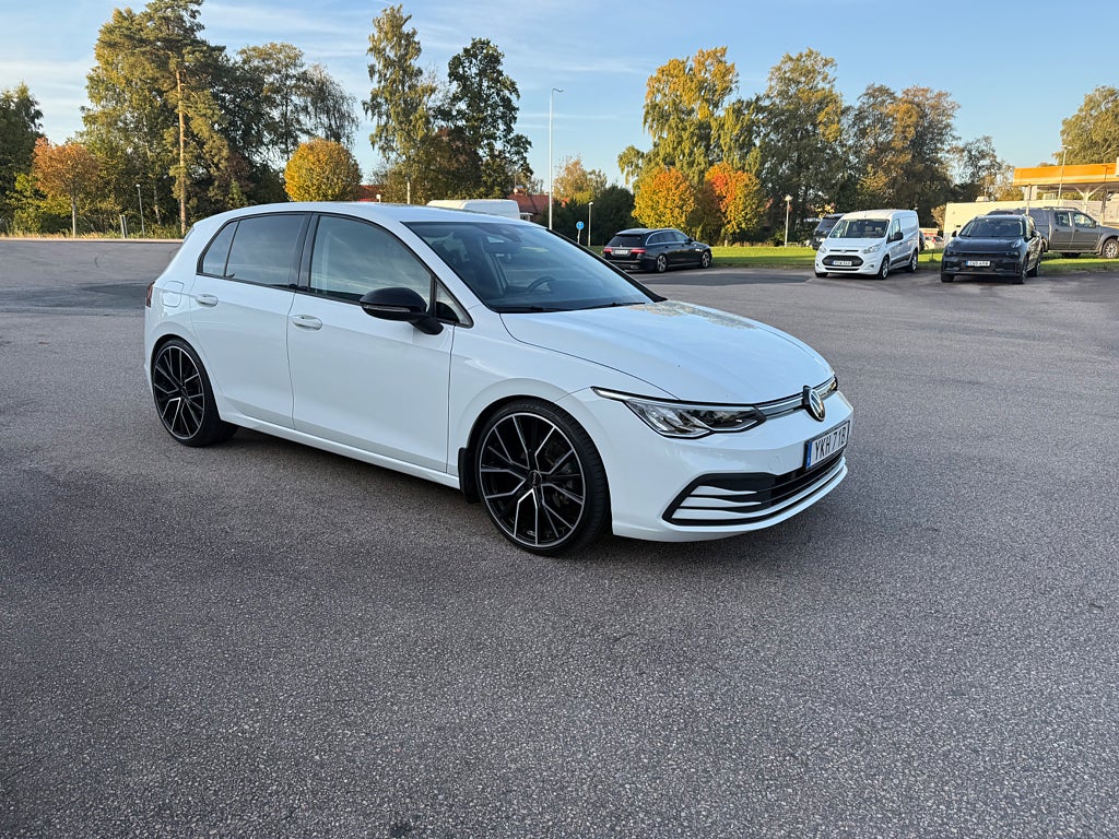 Volkswagen Golf I 1.5 eTSI ACT Euro 6 GPS Värmare Drag Adaptivfarthållare
