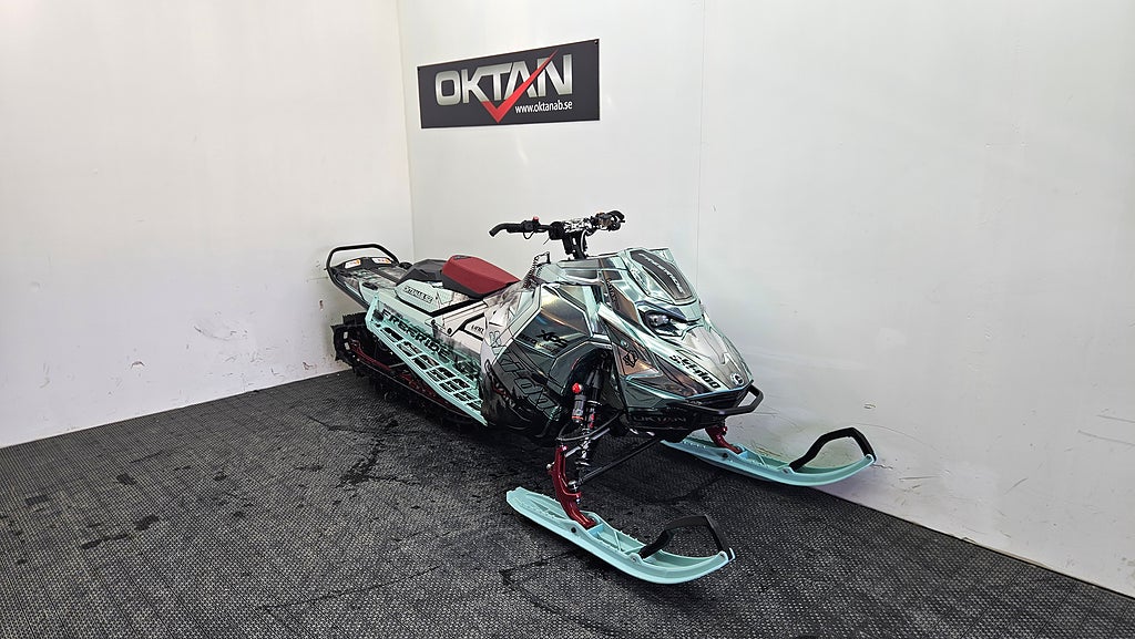Ski-Doo Freeride 146 850 E-TEC Turbo R mint