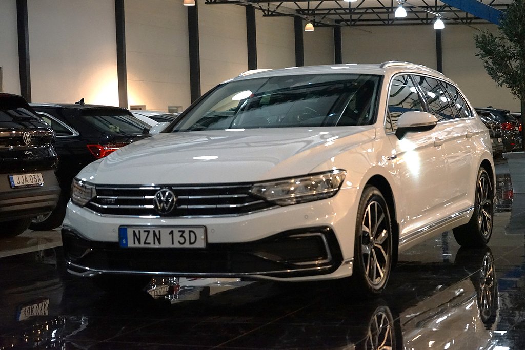 Volkswagen Passat Sportscombi GTE 1.4TSI Navi Drag Rattvärme