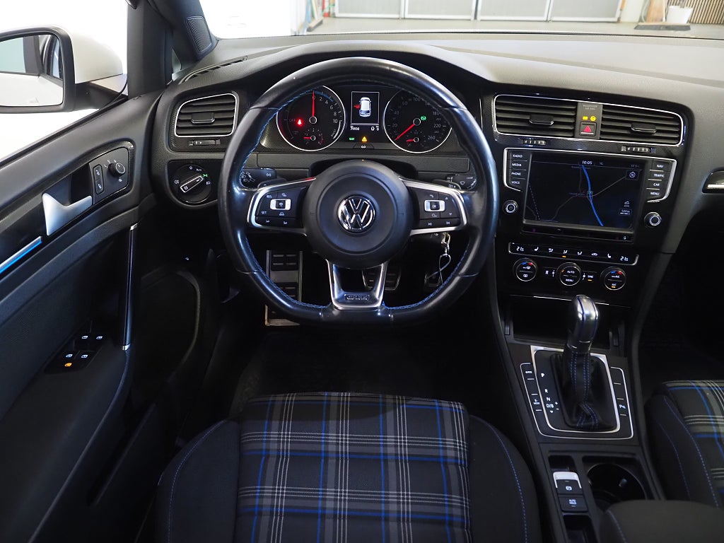 Volkswagen Golf GTE 1.4 TSI DSG 204hk | Drag | Värmare | Navi | 2016