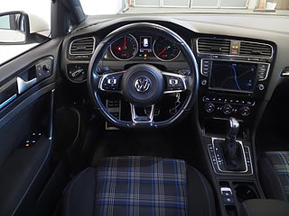 Halvkombi Volkswagen Golf 13 av 22