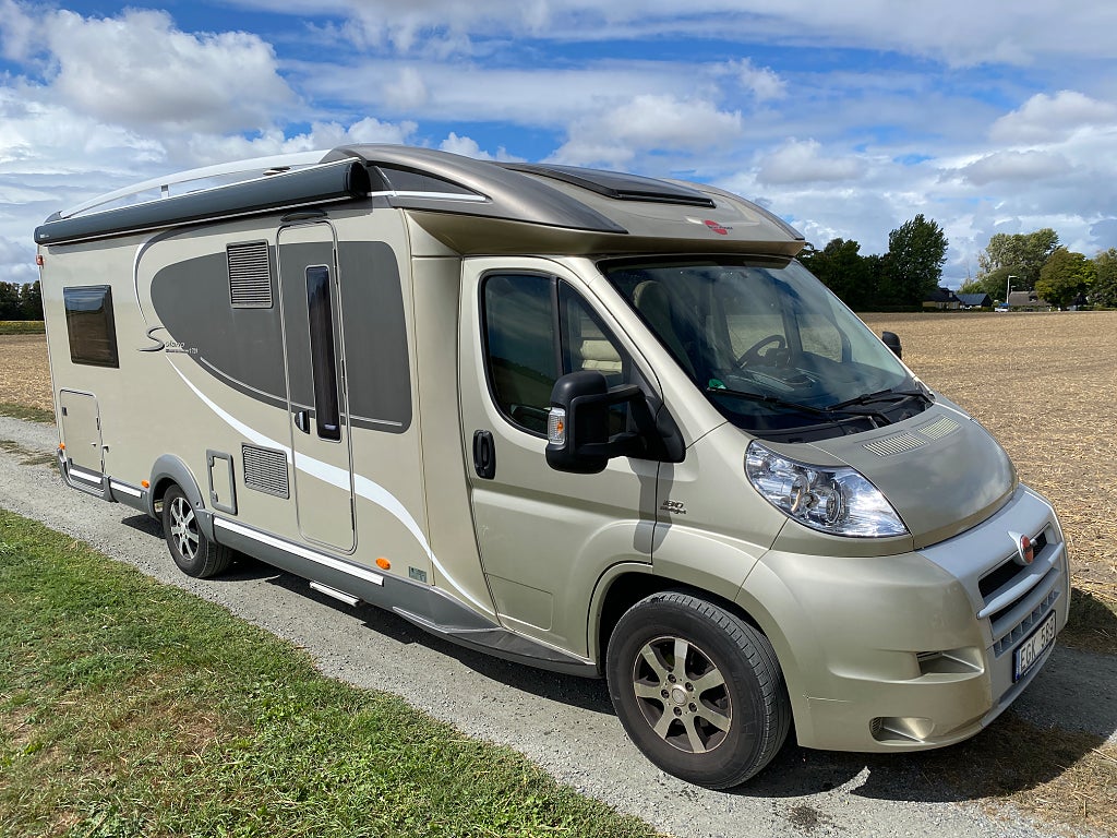 Bürstner Solano T 729 3,0 177hk/ Enkelsängar/ ALDE/ 2x AC/ Vitt skinn