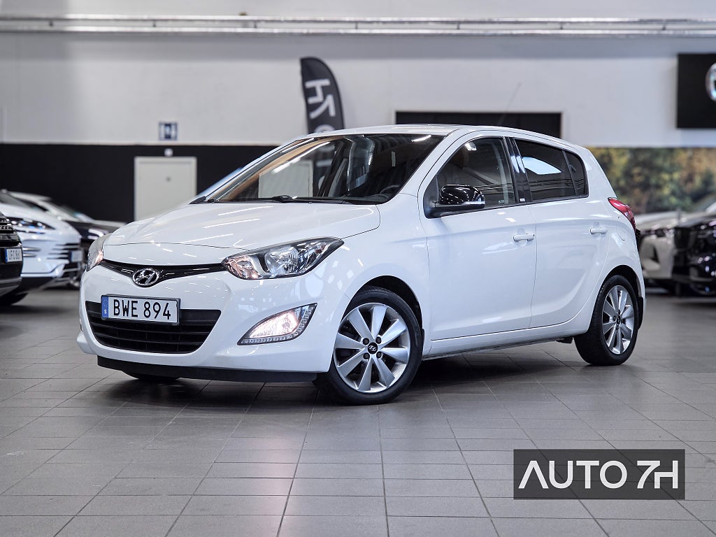 Hyundai i20 5-dörrar 1.4 Premium / Taklucka / Automat / 1 ägare