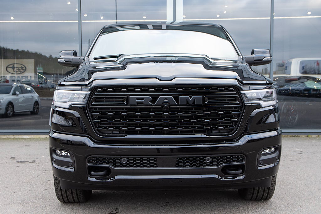 Dodge RAM 1500 Limited Night Edition 548 hk - LÅG SKATT E85