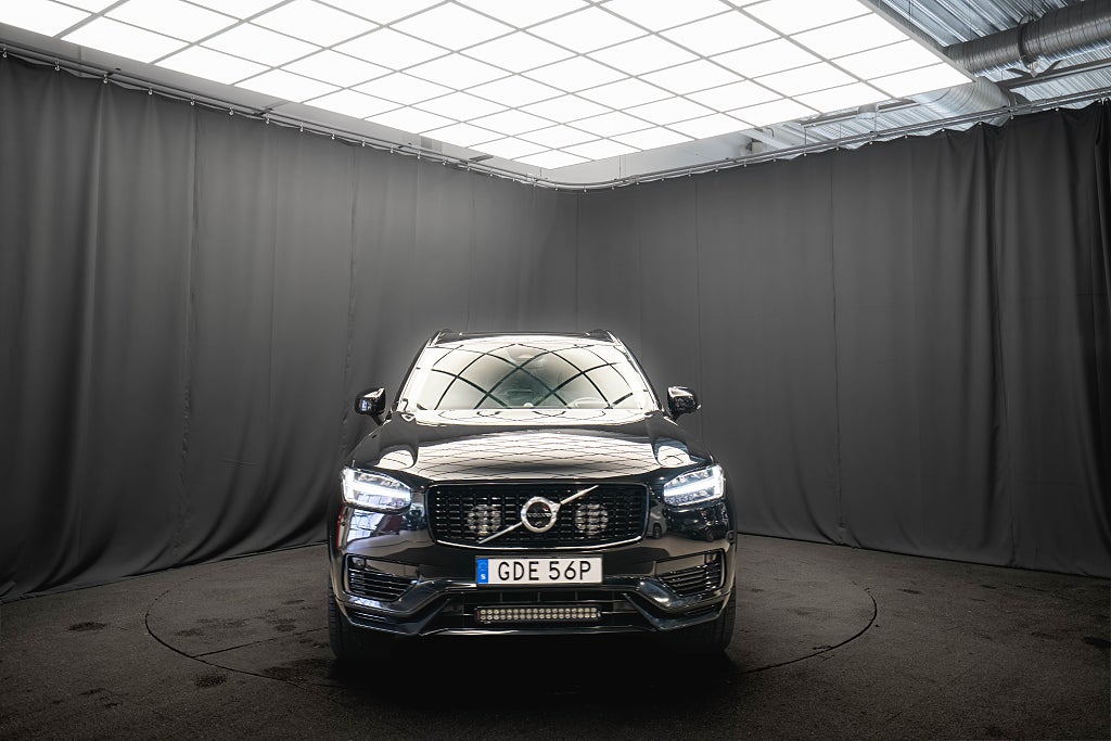 Volvo XC90 Recharge T8 AWD ULTIMATE DARK 7-sits B&W LUFT 22'' MOMS