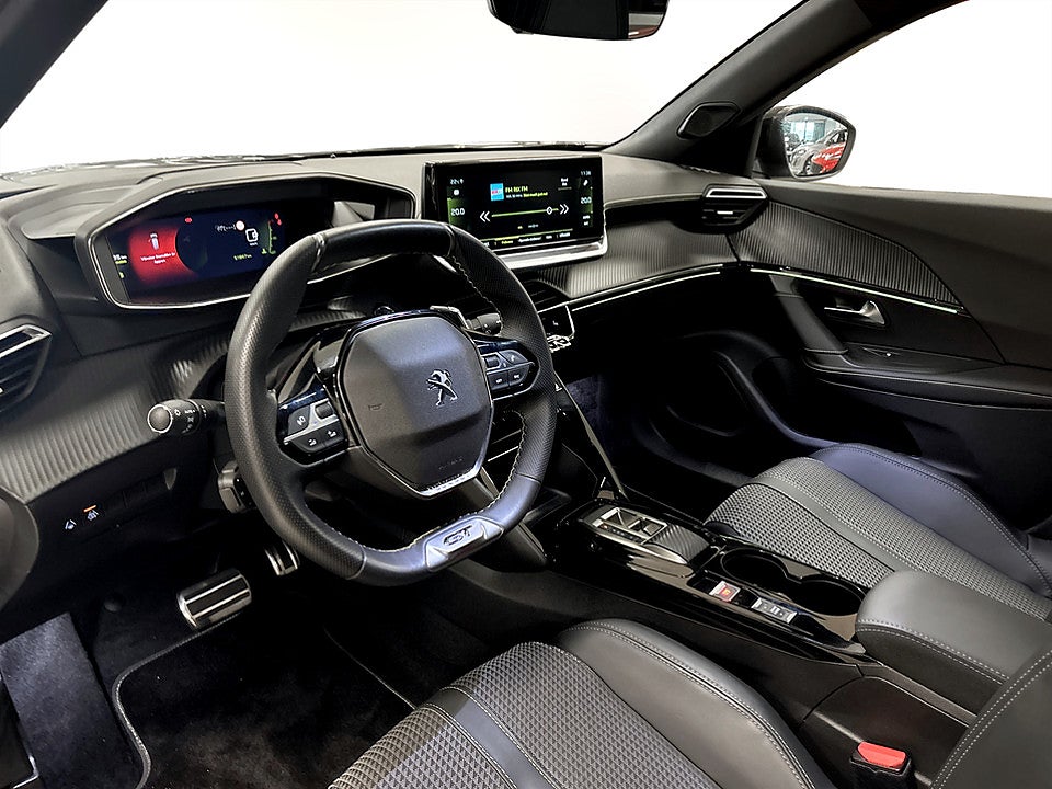 Bild på Peugeot 2008 GT 1.2 PT 130hk Aut B-KAMERA NAVI 