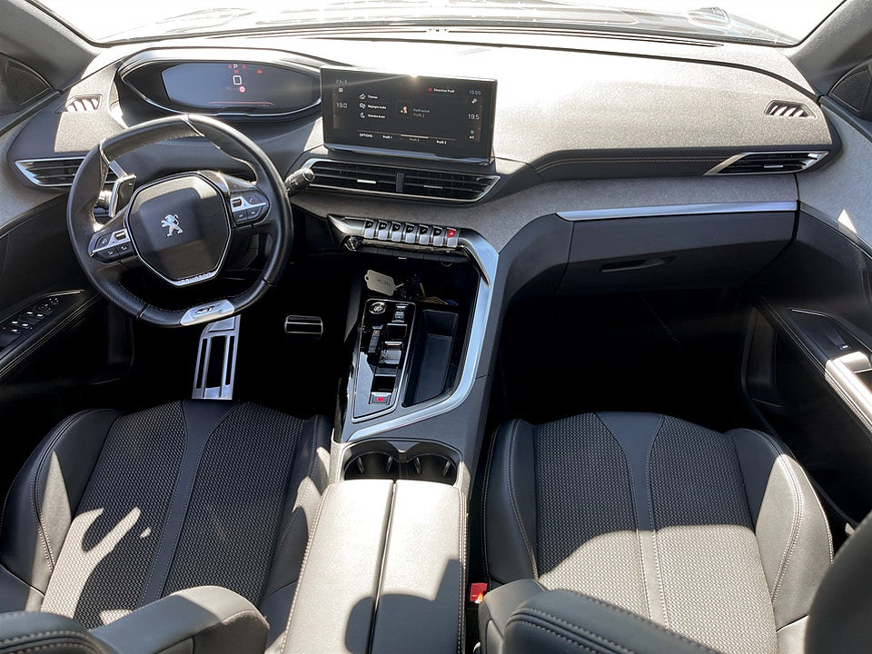 Bild på Peugeot 5008 GT 1.2 PT 130hk Aut 7-SITS B-KAMERA CARPLAY