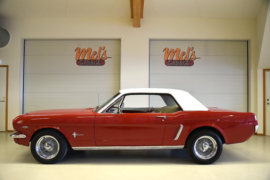 Ford Mustang Hardtop V8 289 4v C4 automatlåda Vitt Vinyltak 