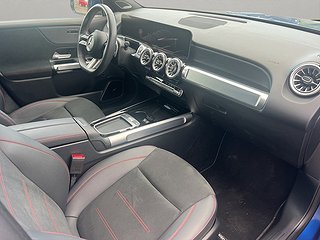 SUV Mercedes-Benz GLB 4 av 9