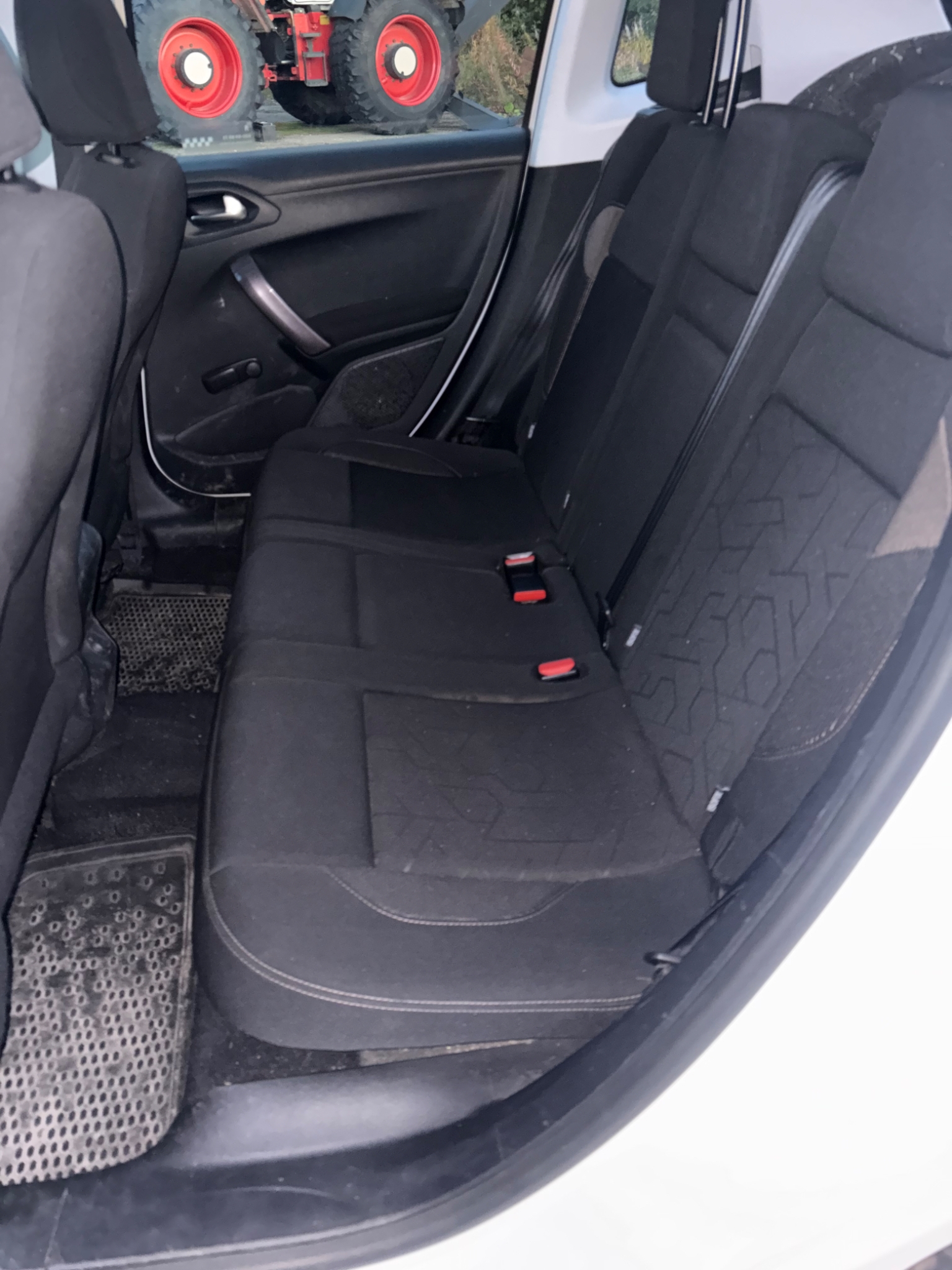 Peugeot 2008 1.6 e-HDi EGS Euro 5 2014, kuva 7/10