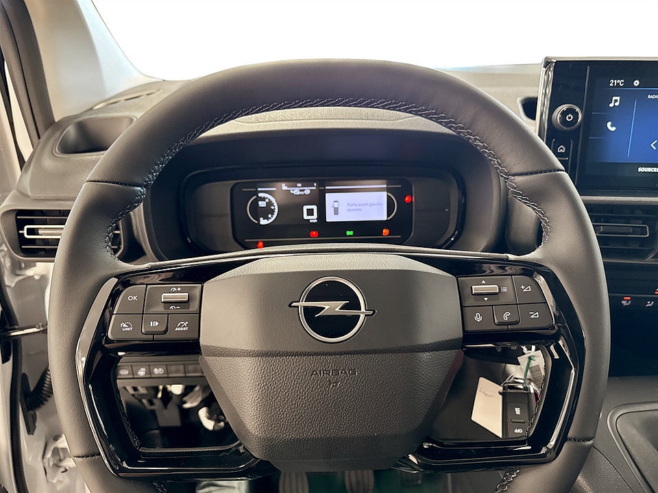 Bild på Opel Combo + 100hk L2 - OMGÅENDE LEVERANS!
