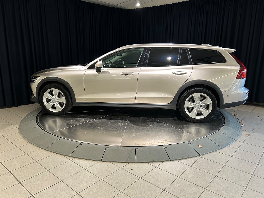 Volvo V60 Cross Country 2024 - miniatyr 4