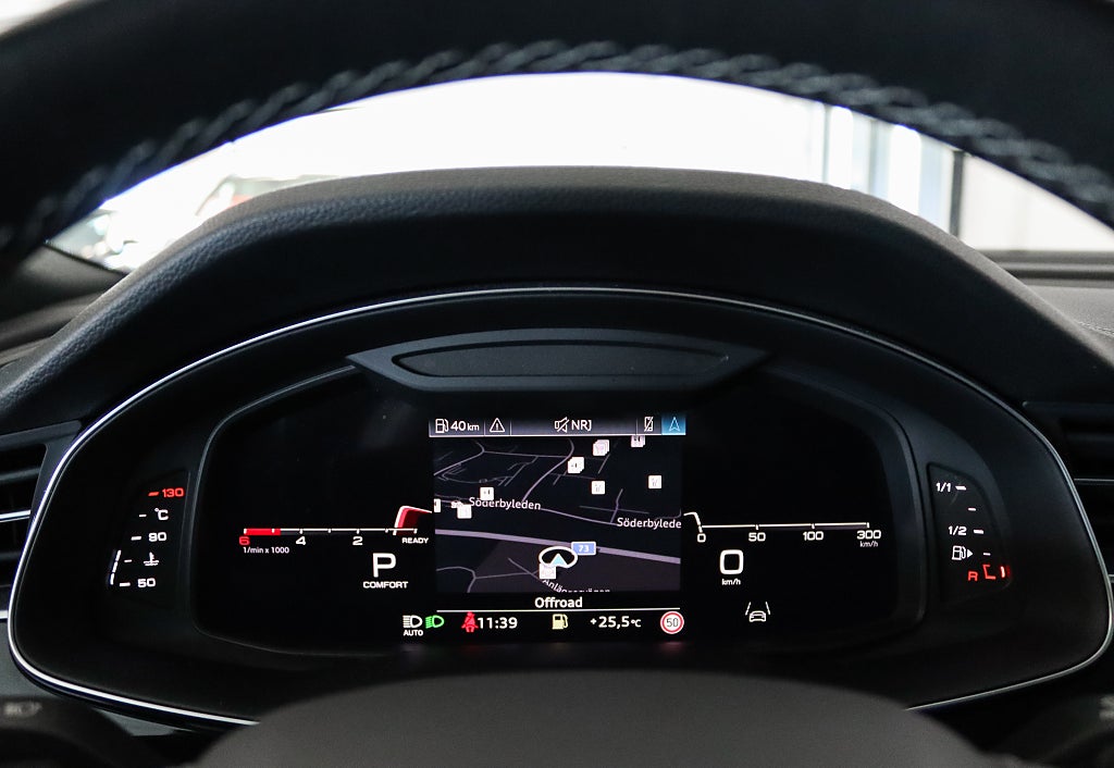 Audi Q8 TDI S line Selection MOMS Pano Matrix Värmare Drag