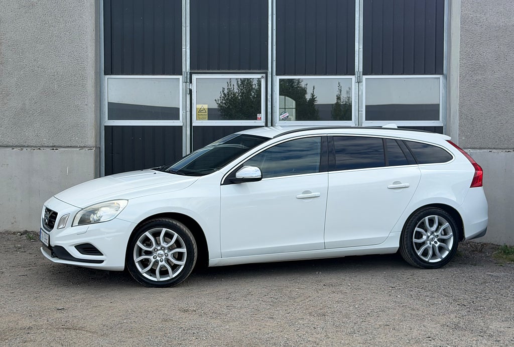 Volvo V60 D4 163HK R-Design Värmare Drag Skinn 