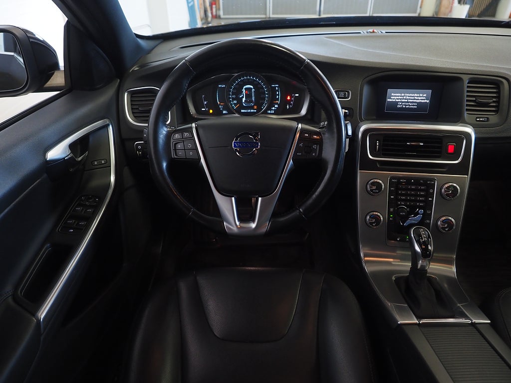 Volvo V60 D4 Geartronic 190hk Aut Summum VOC D-Värm Läder 2017