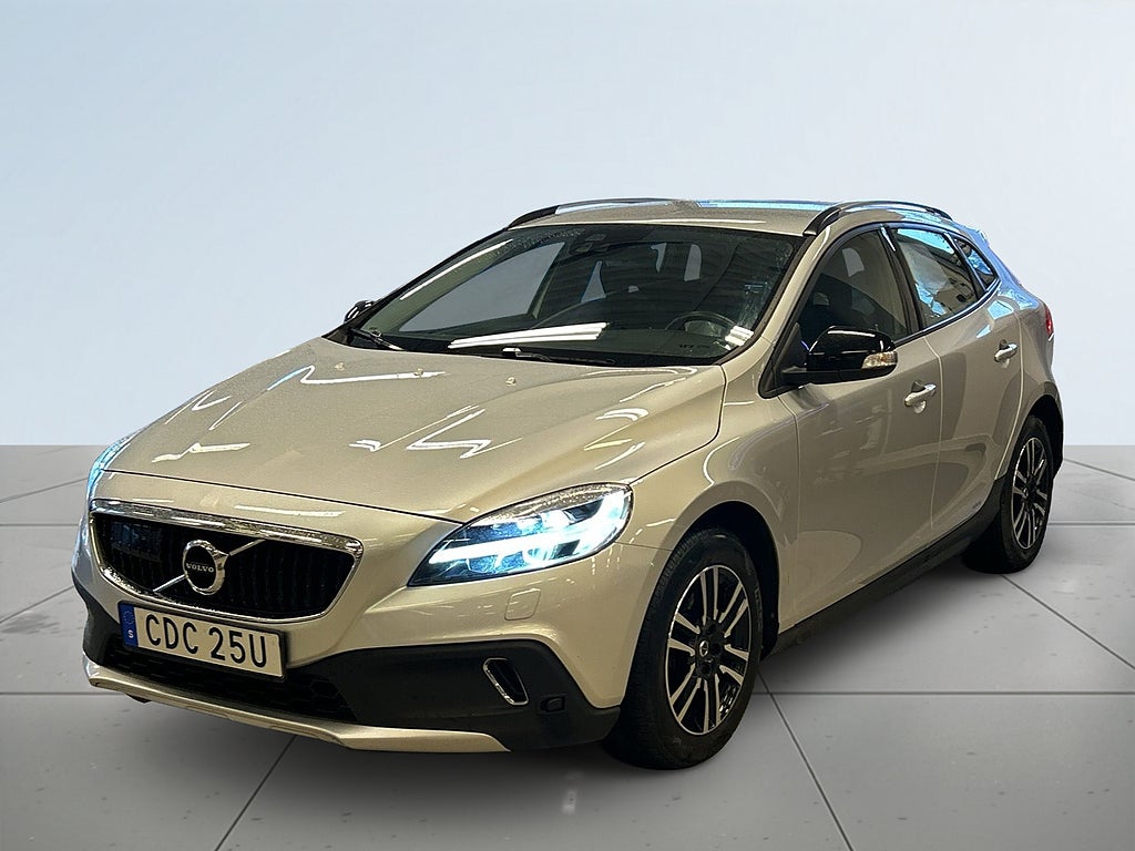 Volvo V40 Cross Country D3 Pro Edition Drag/SoV-Däck/Navi/Adap Fart/Kamera