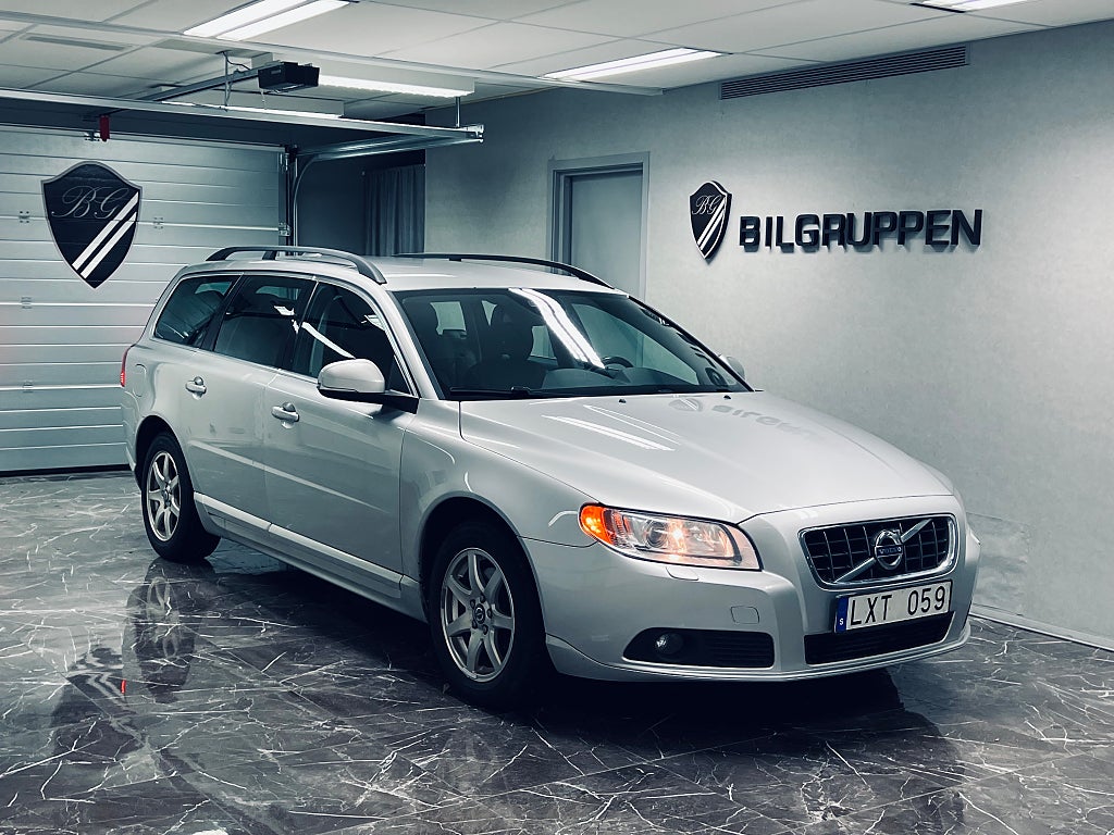 Volvo V70 T4F Momentum|Motorvärmare|Automat|Fullservad|