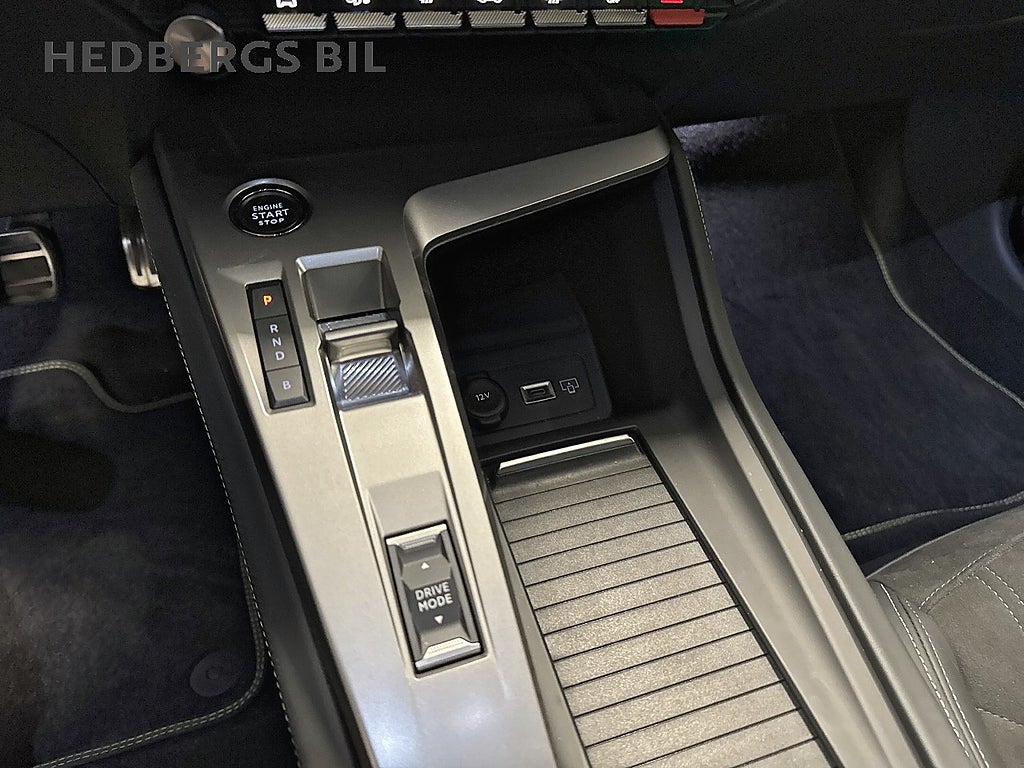 Peugeot E-308  GT AUT thumbnail
