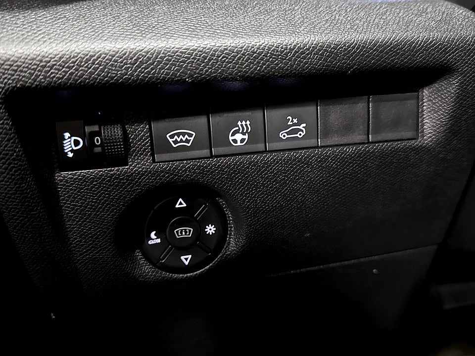 Bild på Citroën C4-X Shine 1.2 PT 130hk Aut B-KAMERA NAVI