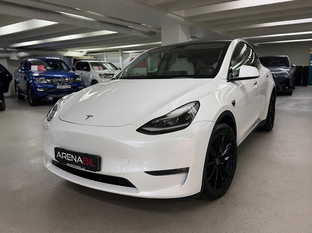 Tesla Model Y Long Range AWD Dragkrok MOMS Pano Autopilot 